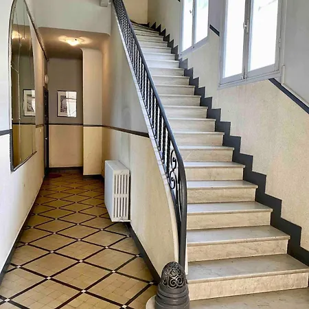 Sea View 2 Bedroom Апартаменты *