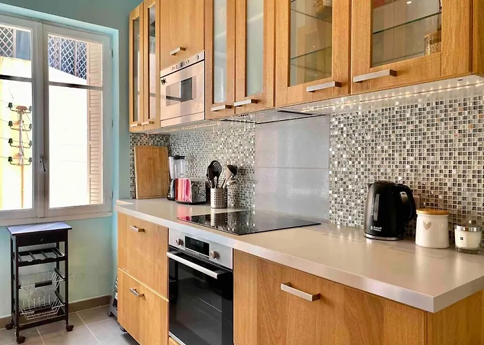 Sea View 2 Bedroom 尼斯