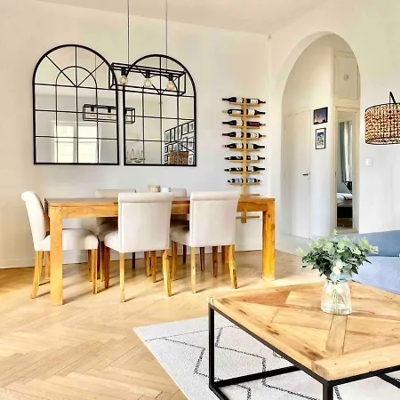 Sea View 2 Bedroom 尼斯