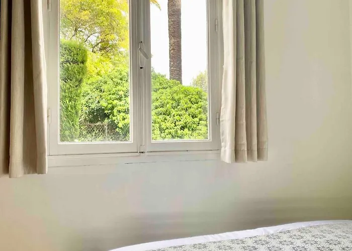 Sea View 2 Bedroom * Nice
